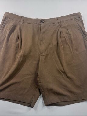 TOMMY BAHAMA Men’s Pleated Khaki Shorts, Sz 40W, 9" Inseam, 90% Silk/10% Cotton